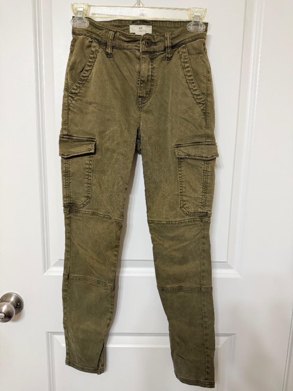 Green cargo-style skinny pants